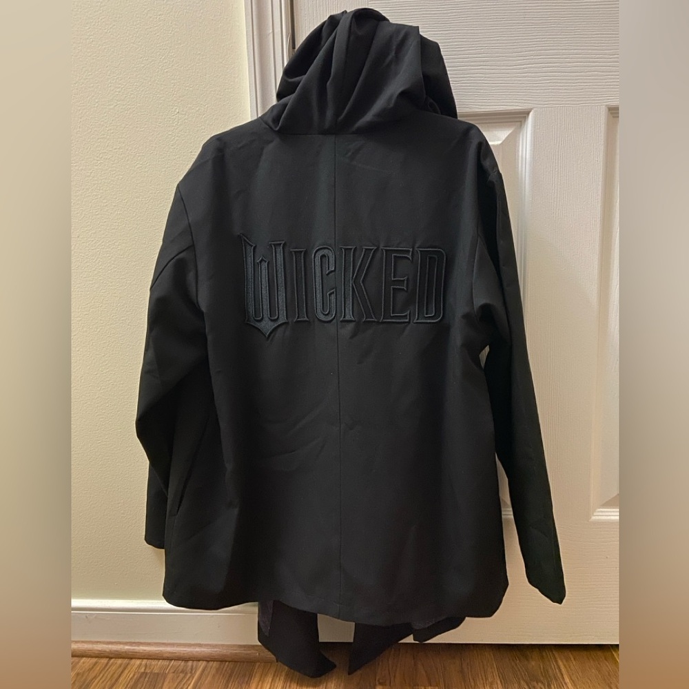 Universal Studios Wicked movie Robe- New with tags, unworn (elphaba, Glinda)